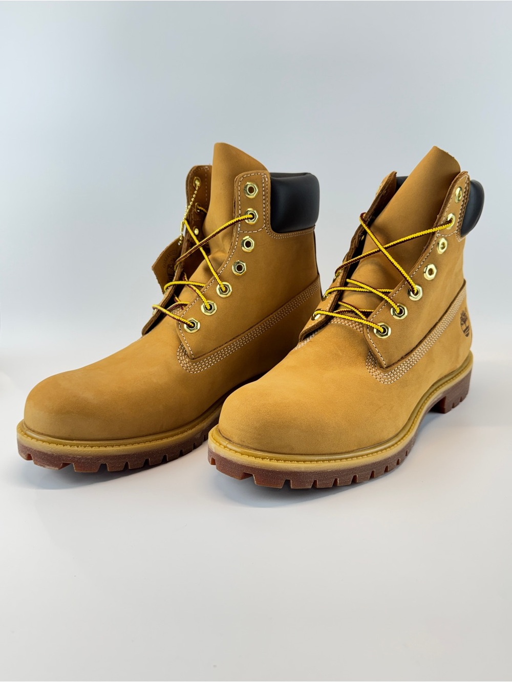 Timberland 6-inch Premium Waterproof Boots in the iconic Wheat Men’s 10